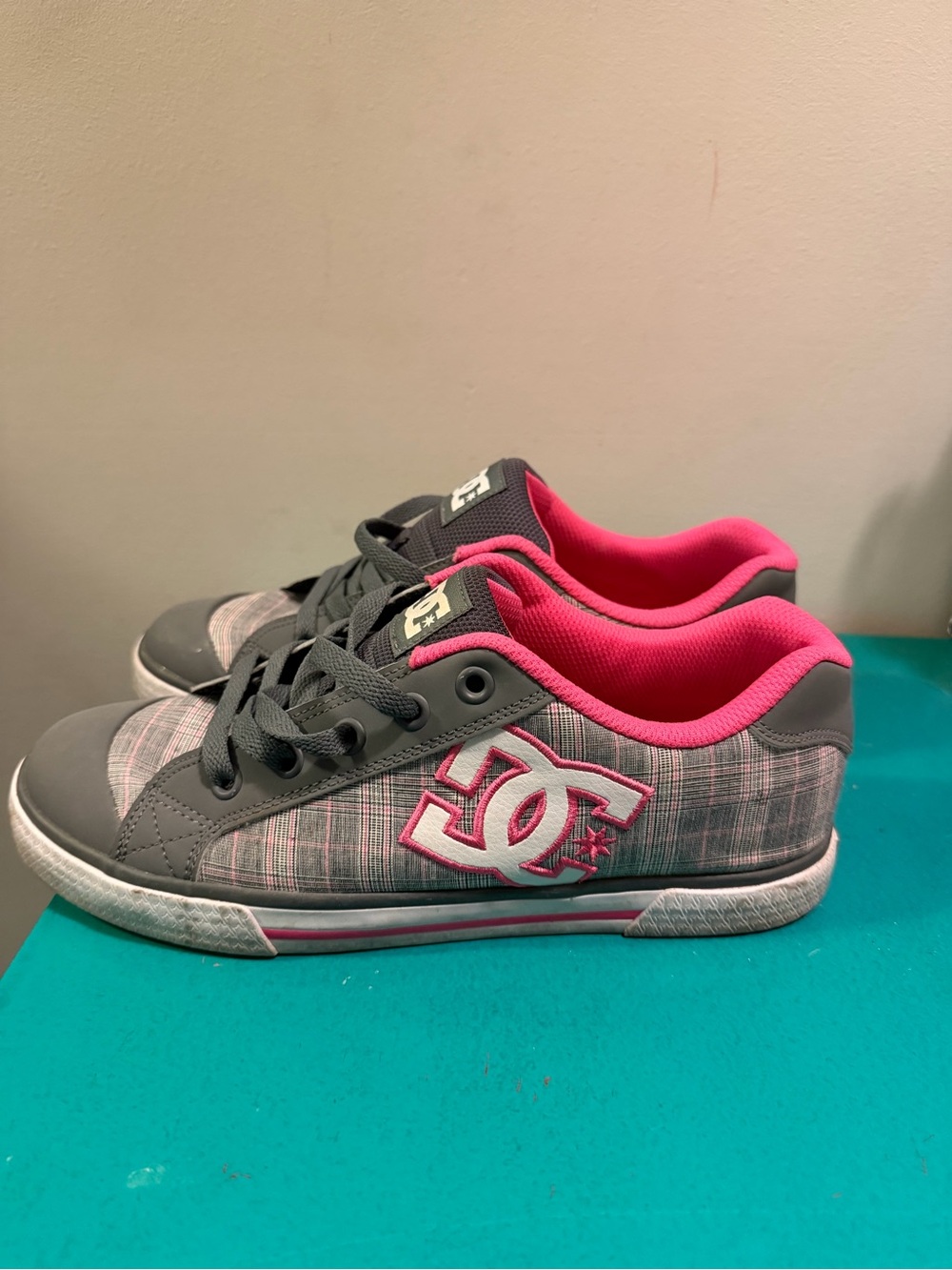 DC Womens Size 9 Pink & Gray Plaid Skate Sneakers